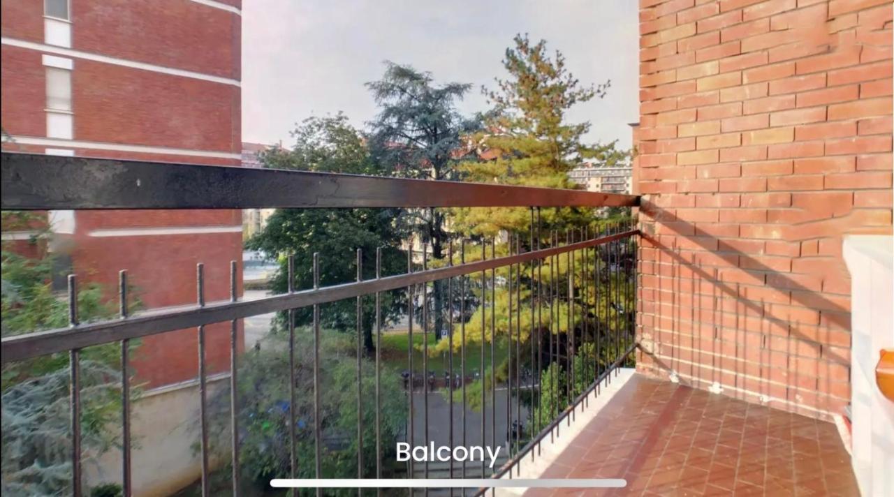 Metro Famagosta - Luminoso Appartamento Con Balcone Free Wifi & Parking Milano Exterior foto